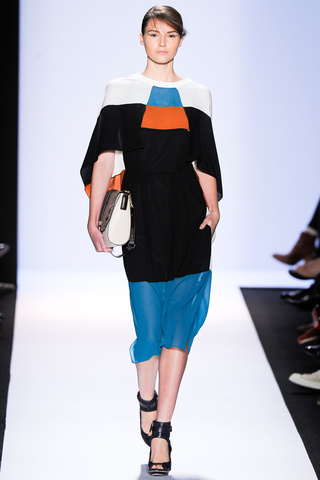 bcbg_max_azria___pasarela_828691751_320x480