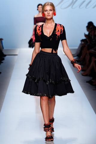 blumarine___blumarine_132245451_320x480