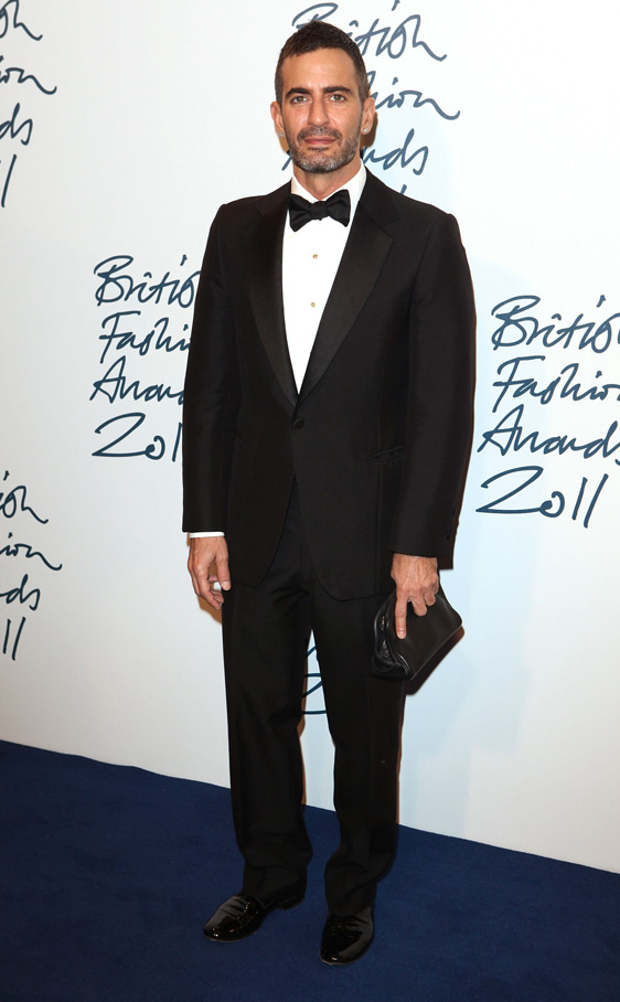 british_fashion_awards_952622886_562x908