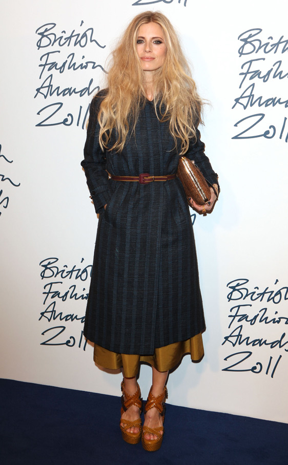 british_fashion_awards_977397967_562x908