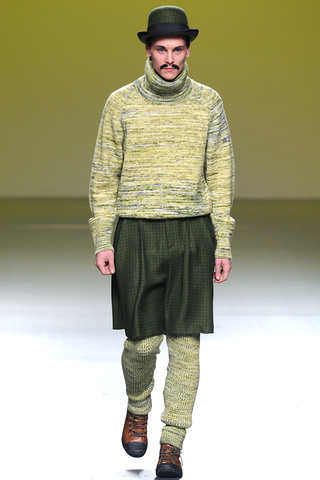 carlos_d__ez___pasarela_518912314_320x480