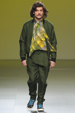 carlos_d__ez___pasarela_710423128_320x480