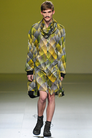 carlos_d__ez___pasarela_916398685_320x480