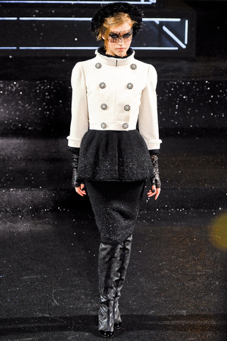 chanel___pasarela_883100965_320x480