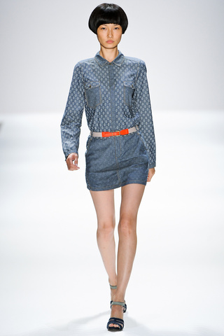 charlotte_ronson___pasarela_44658042_320x480