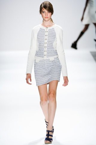 charlotte_ronson___pasarela_489494338_320x480