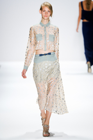 charlotte_ronson___pasarela_853290338_320x480