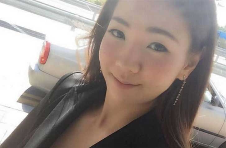 Mujer asiática culturista