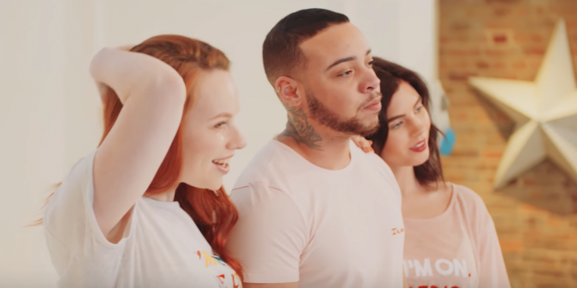 Chico transexual protagoniza campaña sobre la menstruación