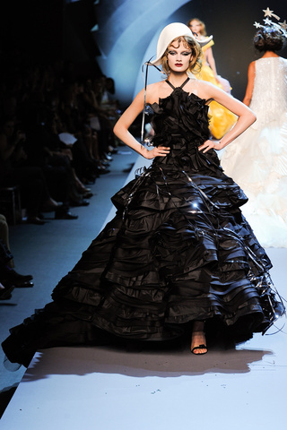 christian_dior___pasarela_326538288_320x480