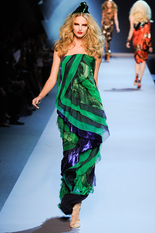 christian_dior___pasarela_408936473_320x480