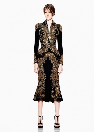 normal_df0eddf6c8773580_alexander-mcqueen-resort-2012-runway-020_145955400309_preview