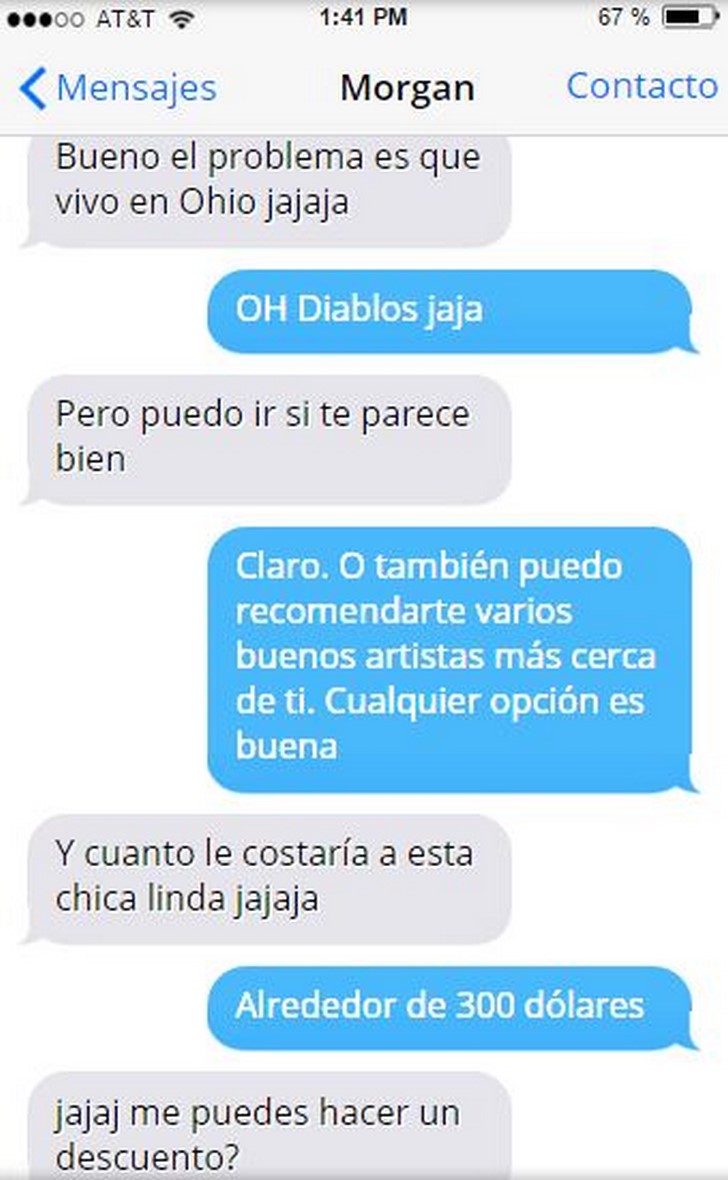 Conversación entre chica y tatuador