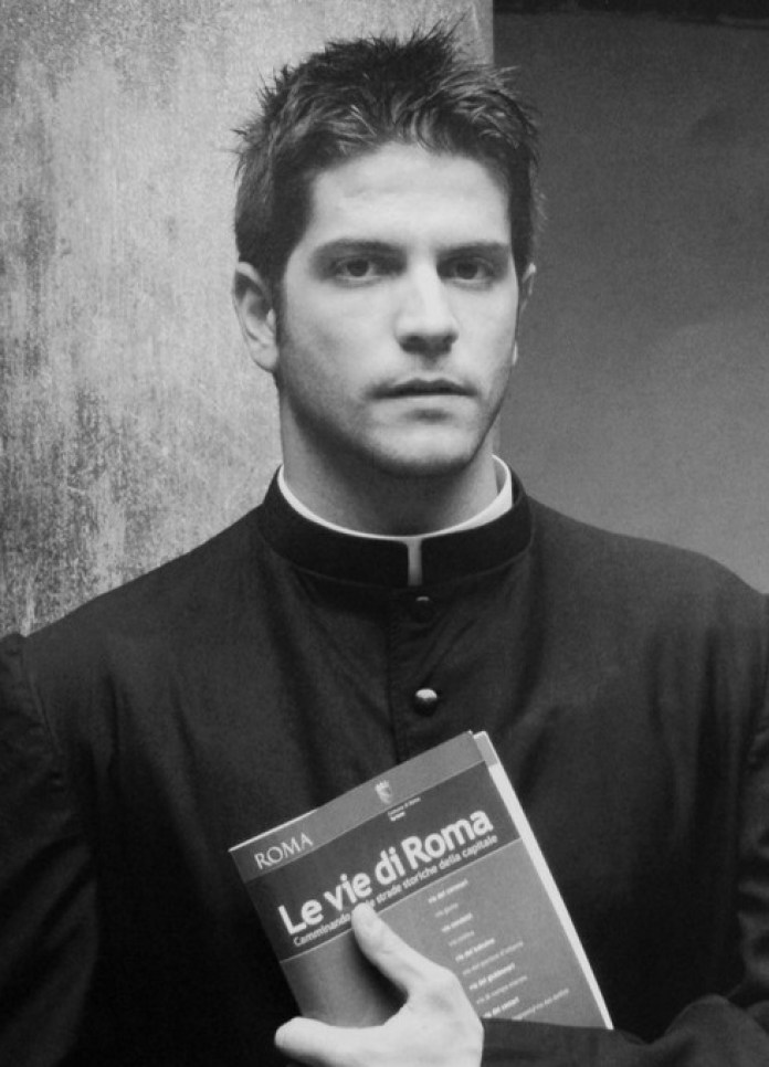 Los curas más guapos y sexis