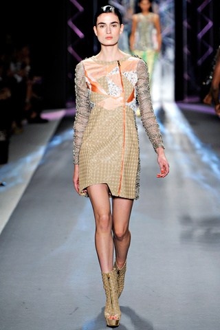 custo_barcelona___pasarela_19847309_320x480