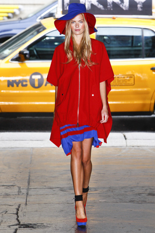 dkny___pasarela_513189729_320x480