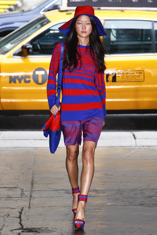 dkny___pasarela_689933641_320x480