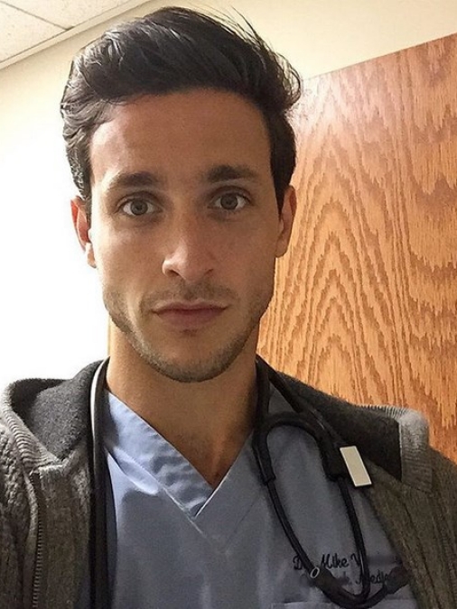 Doctor Mike, el médico guapo de Instagram