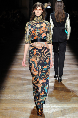 dries_van_noten___pasarela_309571554_320x480