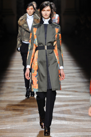 dries_van_noten___pasarela_531345424_320x480