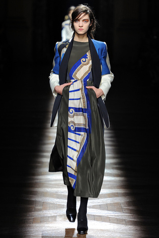 dries_van_noten___pasarela_592294440_320x480