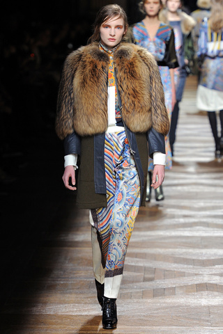 dries_van_noten___pasarela_852696551_320x480