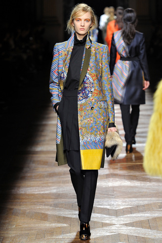 dries_van_noten___pasarela_990780339_320x480