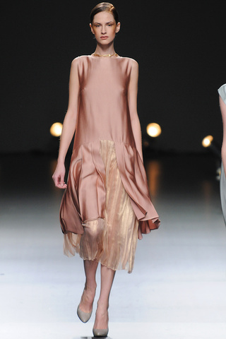 juan_duyos___pasarela_902633692_320x480_0