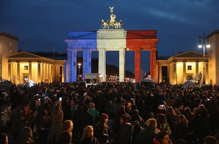 El mundo se solidariza con Francia por los atentados de París