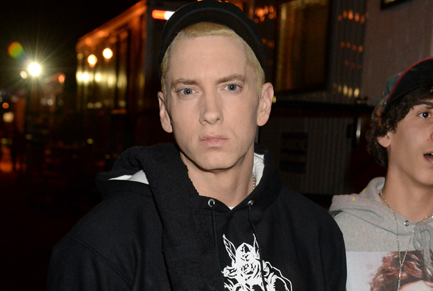 Famosos que no sonríen en las fotos