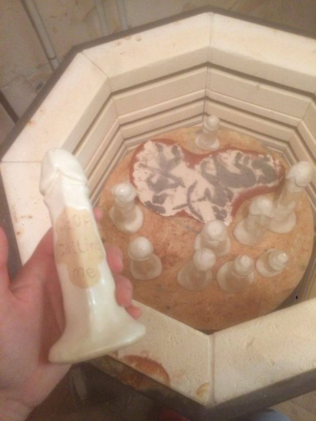 Esculturas de penes de Lily Heaume