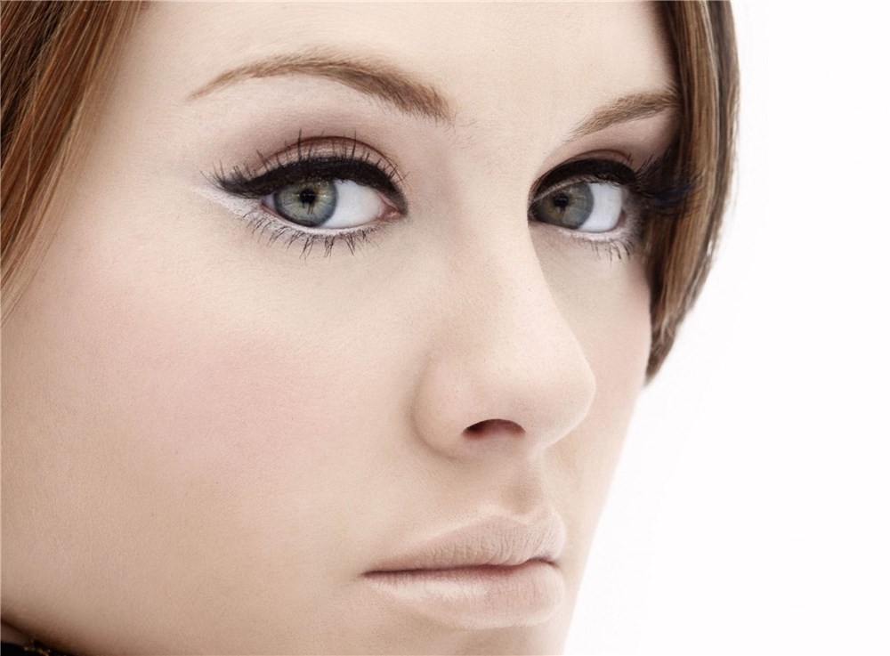 Tendencia eyeliner blanco