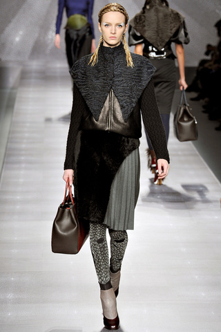 fendi____pasarela__849888561_320x480