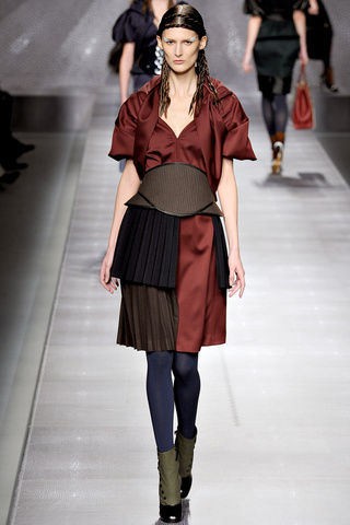 fendi____pasarela__986082213_320x480