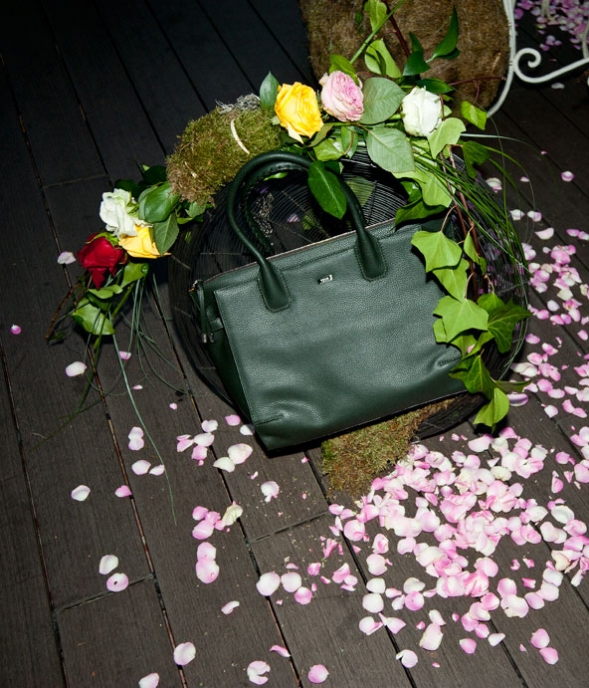 103-981977210-g-20110922022420_335176058