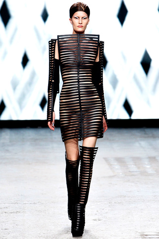 gareth_pugh___pasarela_124709045_320x480