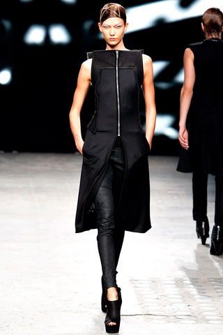 gareth_pugh___pasarela_41703170_320x480