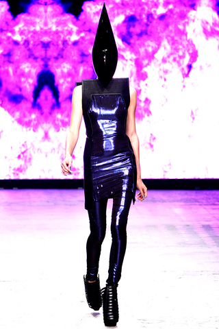 gareth_pugh___pasarela_472208689_320x480