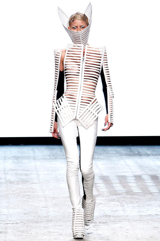 gareth_pugh___pasarela_654942539_320x480