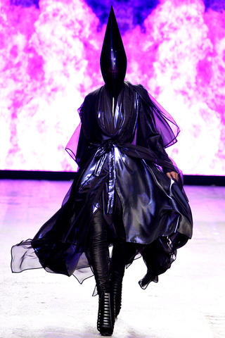 gareth_pugh___pasarela_781069448_320x480