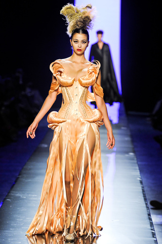 jean_paul_gaultier___pasarela_946197807_320x480