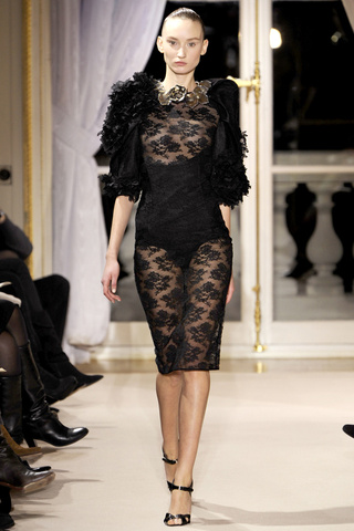 giambattista_valli___pasarela_107016057_320x480