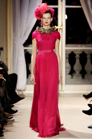 giambattista_valli___pasarela_370268858_320x480