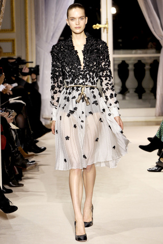 giambattista_valli___pasarela_532990855_320x480
