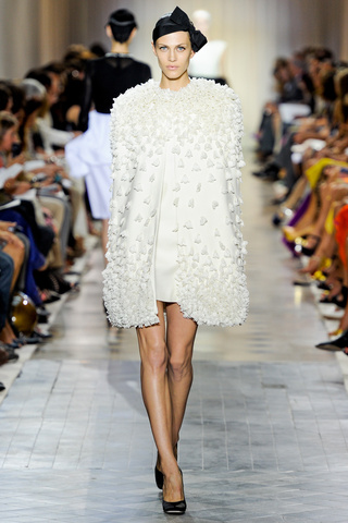 giambattista_valli___pasarela_729021155_320x480