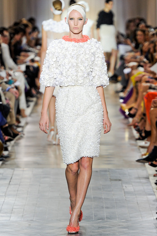giambattista_valli___pasarela_814667590_320x480