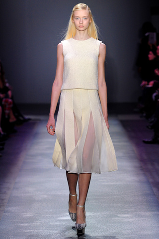 giambattista_valli___pasarela_378778145_320x480