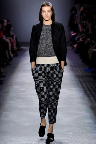 giambattista_valli___pasarela_989291041_320x480