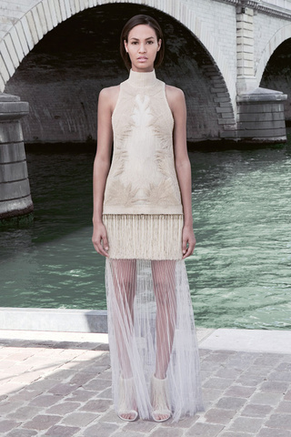 givenchy___pasarela_933479642_320x480