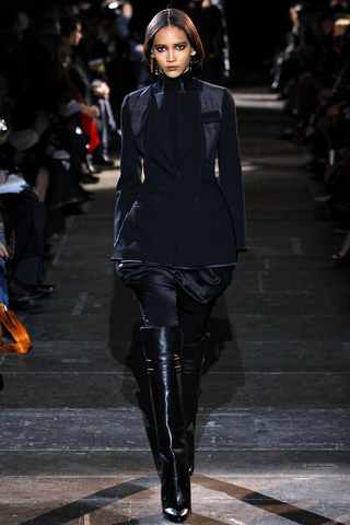 givenchy___pasarela_140265792_320x480
